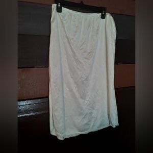 XL Vassarette 28" Long White Half slip Feminine Lace